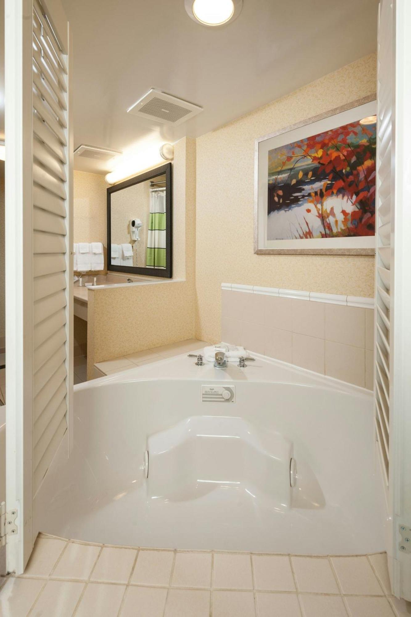 Fairfield Inn & Suites By Marriott Brunswick Freeport Bagian luar foto